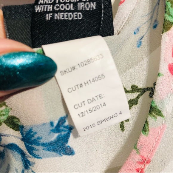 LIKE NEW! Torrid Striped Floral Button Back Chiffon Top 2X - Picture 5 of 7